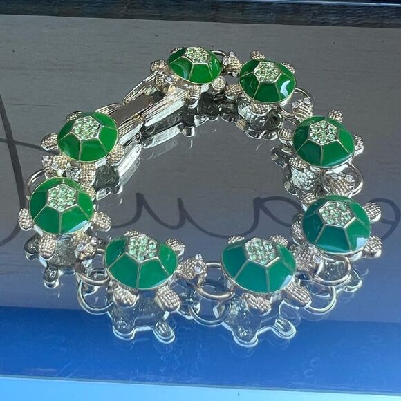 VINTAGE LENOX GREEN ENAMEL & PERIDOT CRYSTAL TURTLE  BRACELET - Picture 1 of 5